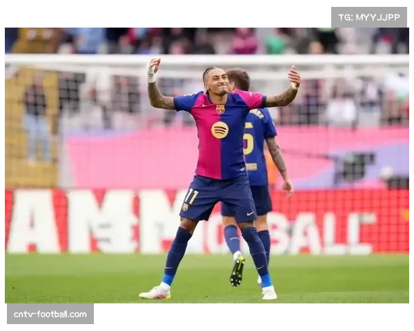 弗里克实验性变阵让奥尔莫内收伪九号 巴萨前场空间重构效果显著